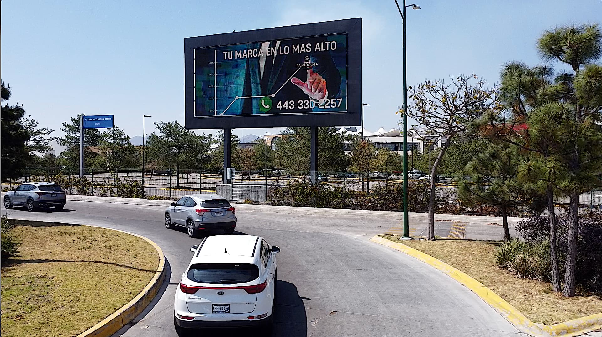 Paseo Altozano punto publicitario 2